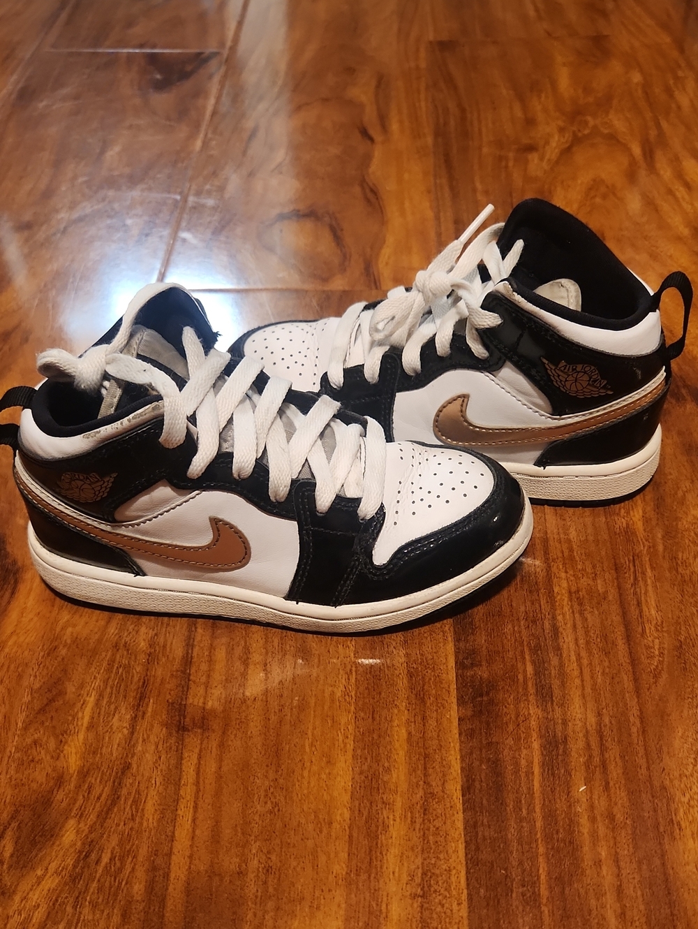 Kid's Jordan 1 Mid SE, Size 13c